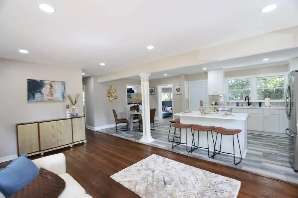 Sleek And Luxe Escape A Haven For Your Staycation! Richmond