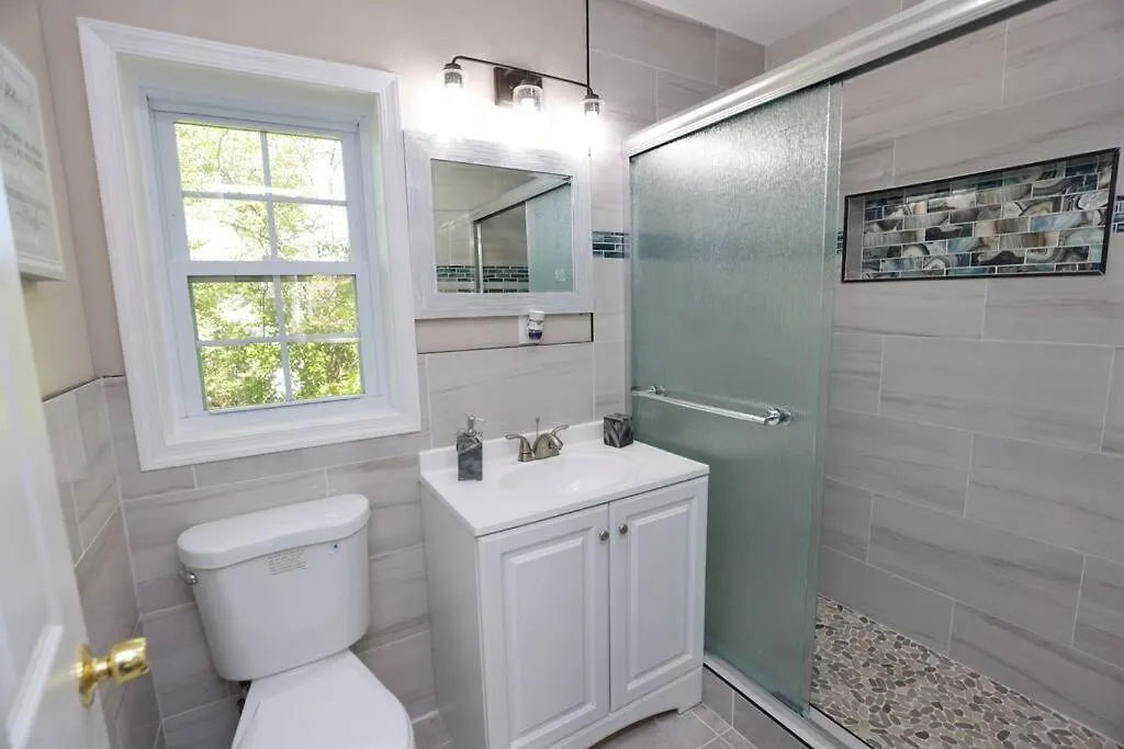 Sleek And Luxe Escape A Haven For Your Staycation! Richmond 0*,  United States