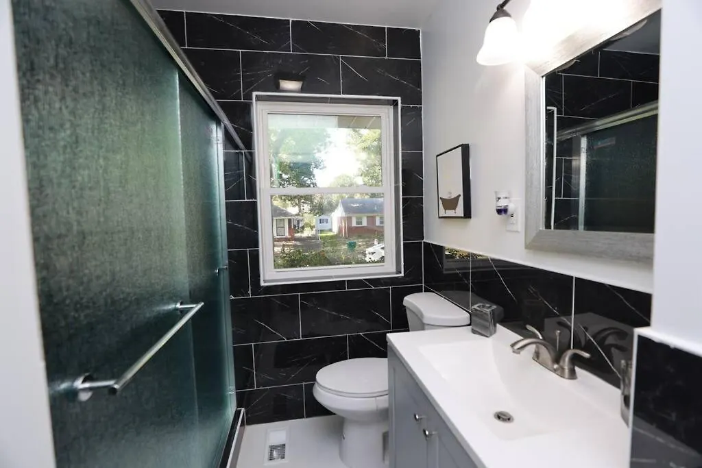 Holiday home Sleek And Luxe Escape A Haven For Your Staycation! Richmond