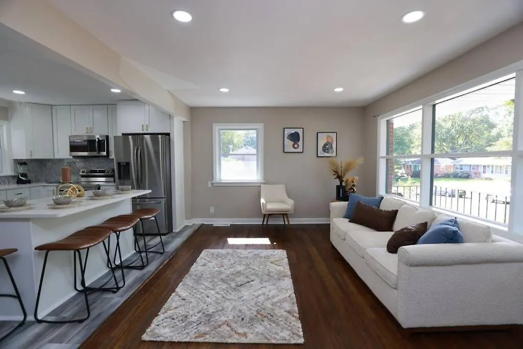Sleek And Luxe Escape A Haven For Your Staycation! Richmond