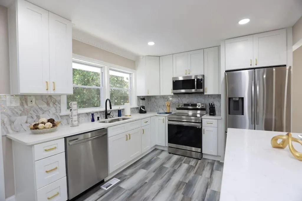 Holiday home Sleek And Luxe Escape A Haven For Your Staycation! Richmond