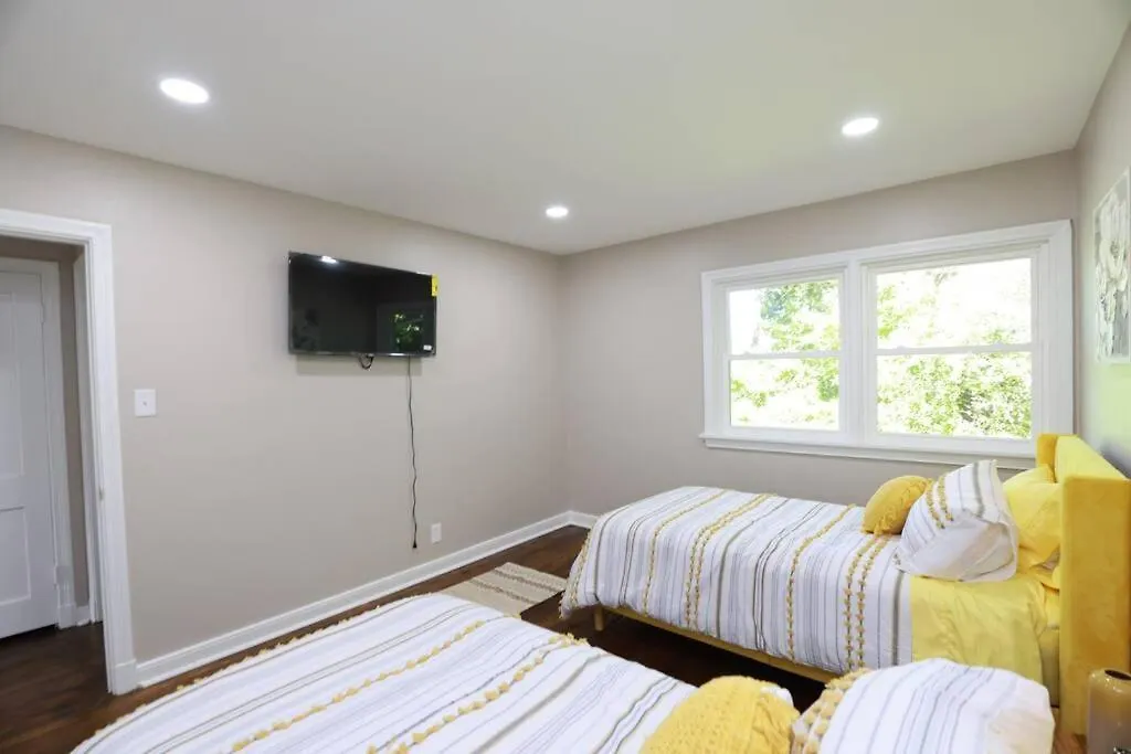 Holiday home Sleek And Luxe Escape A Haven For Your Staycation! Richmond