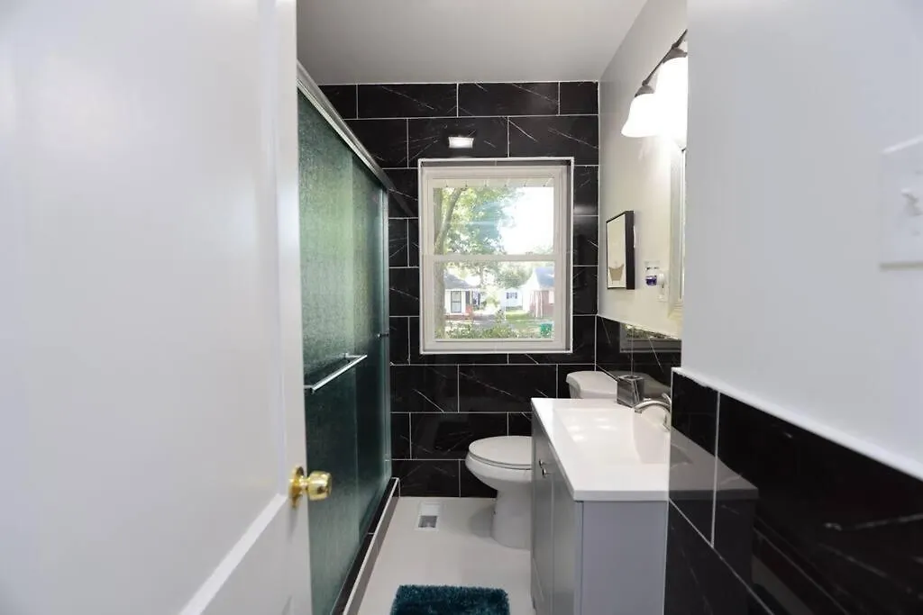 Sleek And Luxe Escape A Haven For Your Staycation! Richmond United States
