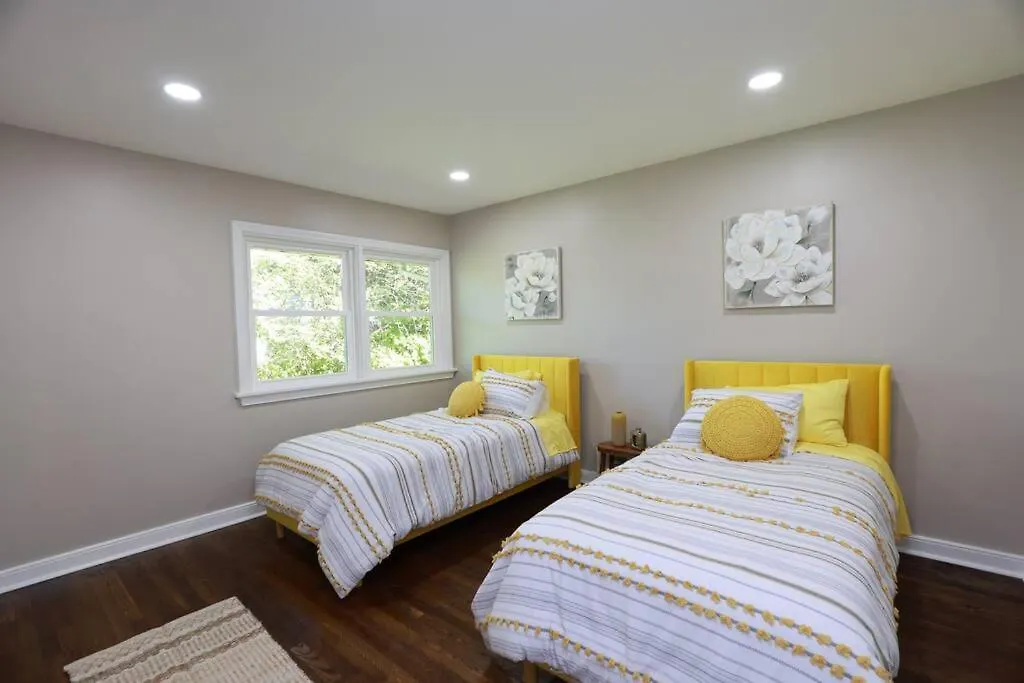 Sleek And Luxe Escape A Haven For Your Staycation! Richmond