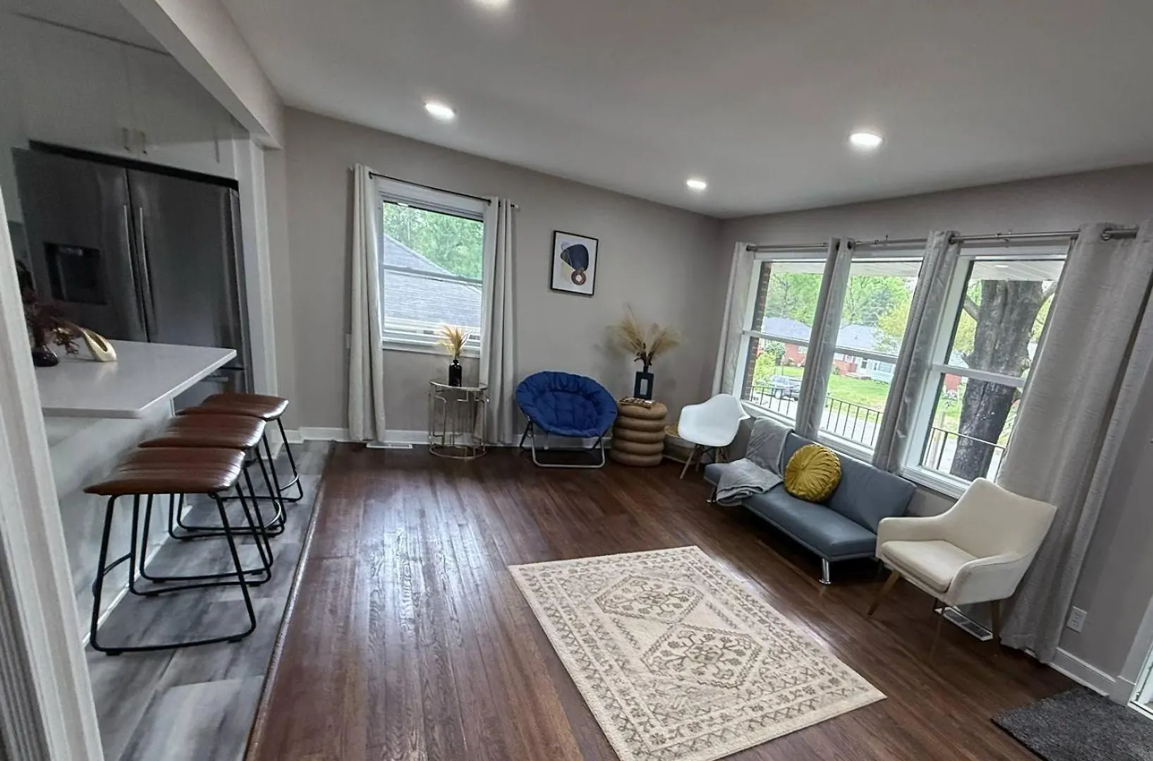 Sleek And Luxe Escape A Haven For Your Staycation! Richmond Holiday home